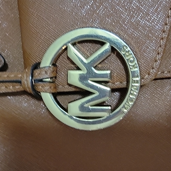 Michael Kors leather bag - Picture 2 of 9